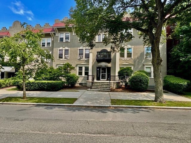 1742 Commonwealth Ave 2, Boston, MA 02135