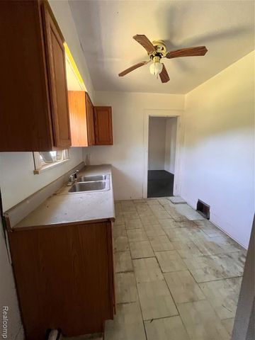 429 Page Street, Flint, MI 48505