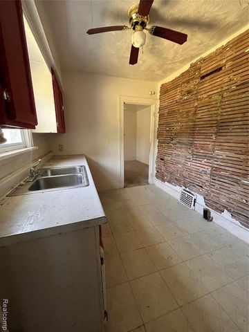 429 Page Street, Flint, MI 48505