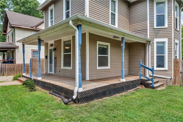 2058 SW Buchanan Street, Topeka, KS 66604