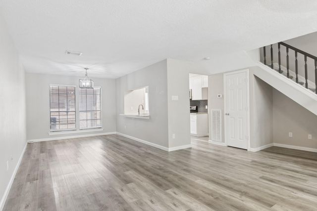 17225 Saturn Lane, Houston, TX 77058