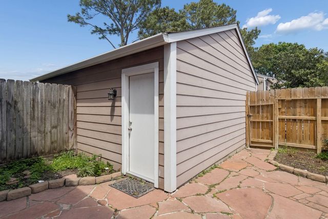 17225 Saturn Lane, Houston, TX 77058