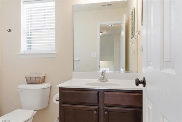521 Cape Joshua LN, Virginia Beach, VA 23462