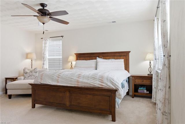 521 Cape Joshua LN, Virginia Beach, VA 23462