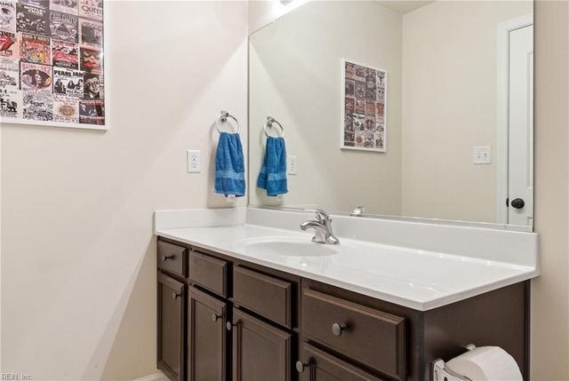 521 Cape Joshua LN, Virginia Beach, VA 23462