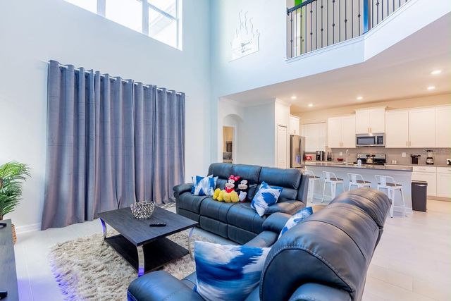 8973 PLAY THROUGH DRIVE, Davenport, FL 33896