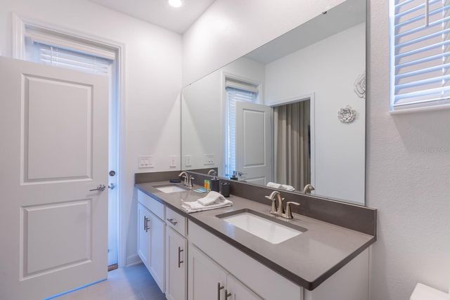 8973 PLAY THROUGH DRIVE, Davenport, FL 33896