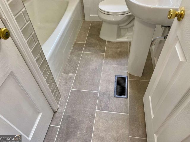164 Glenn Carrie Road, Hull, GA 30646