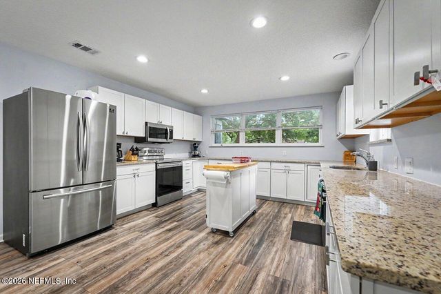 11351 W COURT Boulevard, Jacksonville, FL 32218