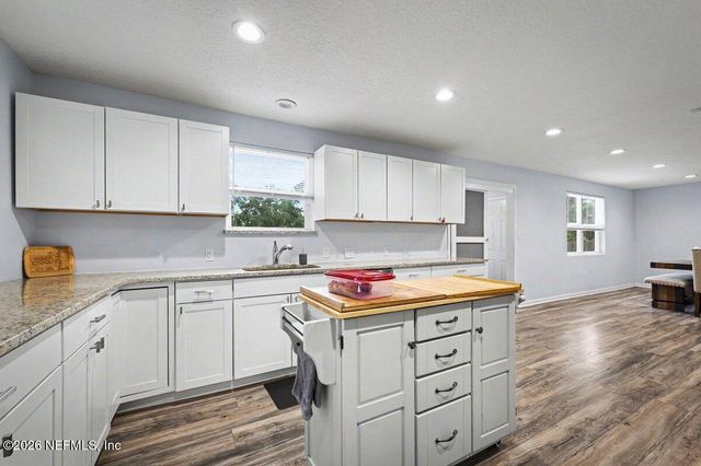 11351 W COURT Boulevard, Jacksonville, FL 32218