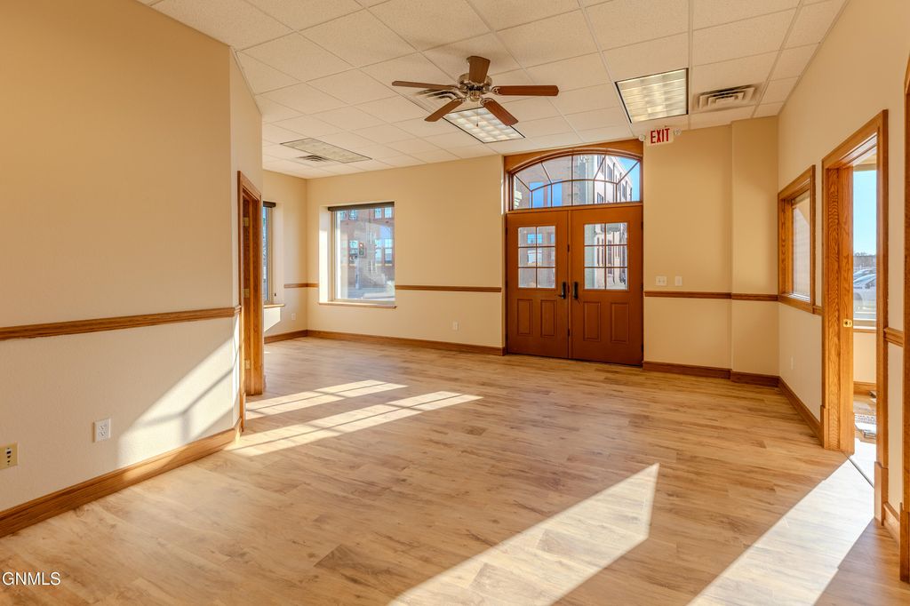 100 Main Street W, Mandan, ND 58554 photo 2