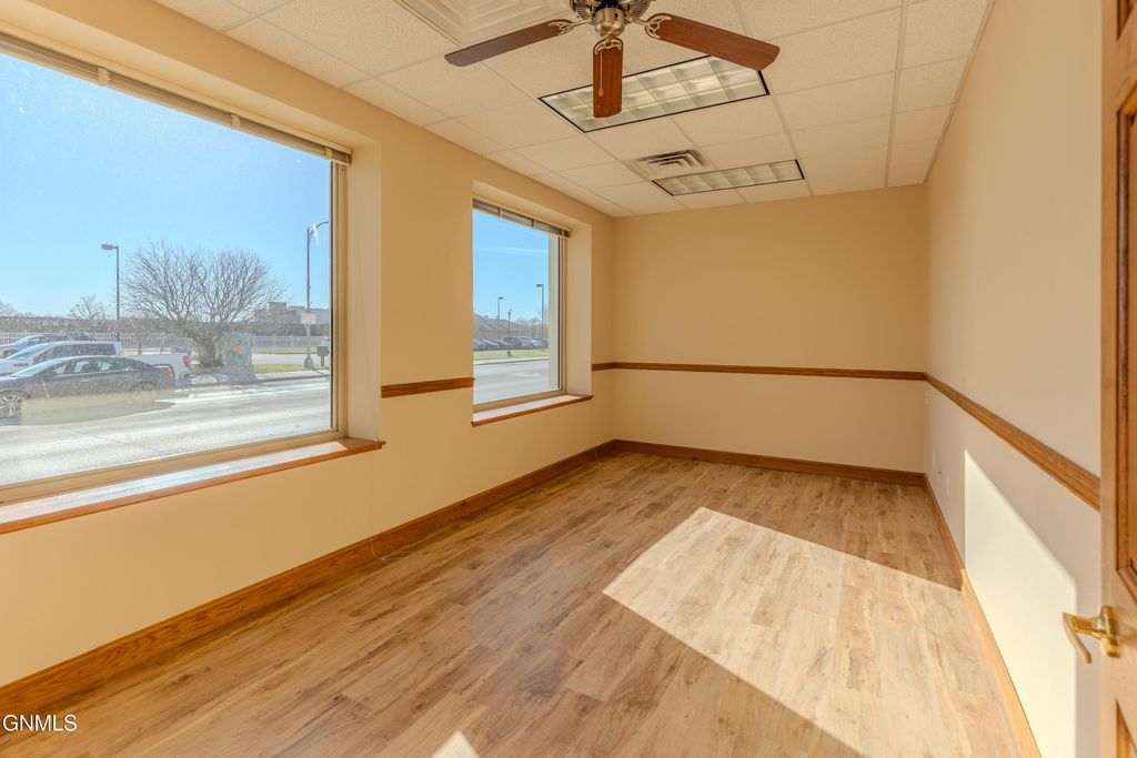 100 Main Street W, Mandan, ND 58554 photo 4