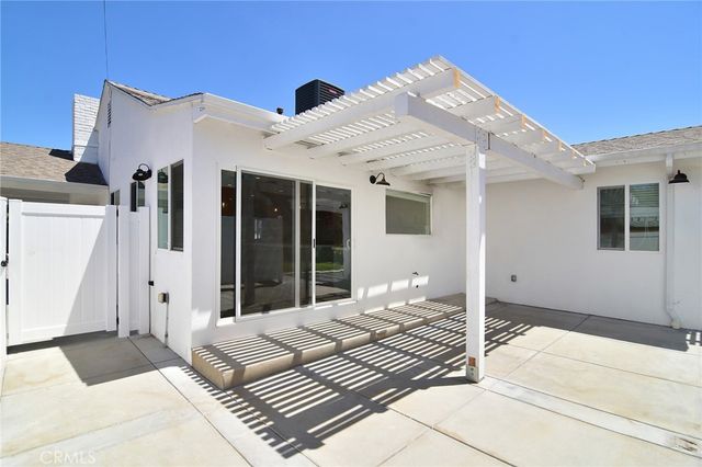 22446 Berdon Street, Woodland Hills, CA 91367