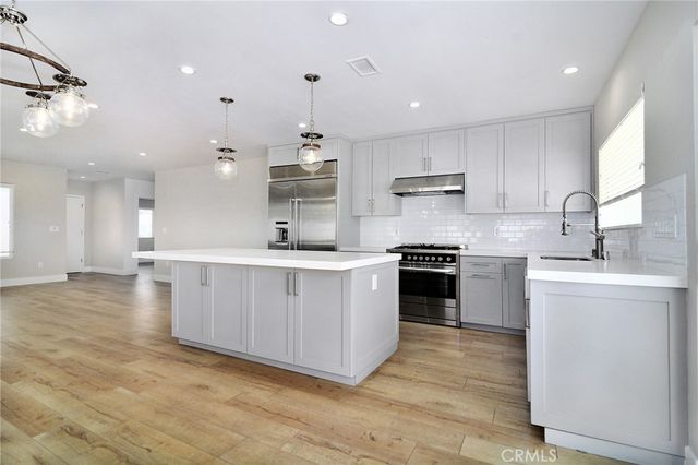 22446 Berdon Street, Woodland Hills, CA 91367