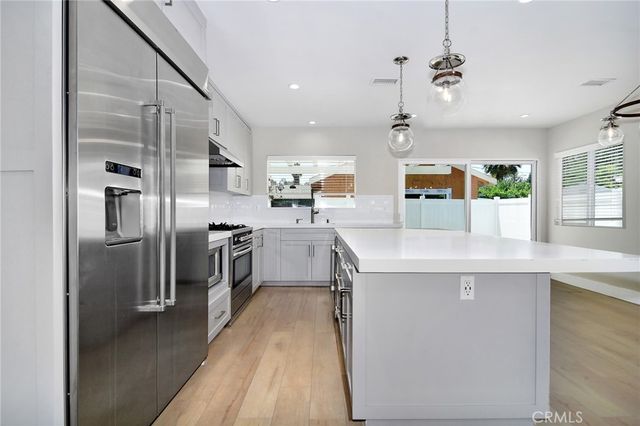 22446 Berdon Street, Woodland Hills, CA 91367