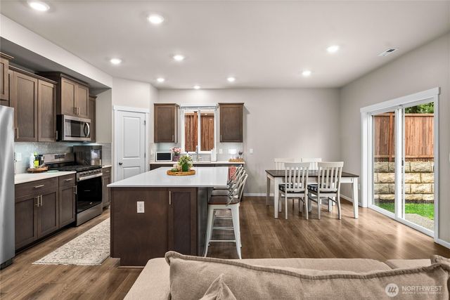 1081 SW Pendleton Way, Port Orchard, WA 98367