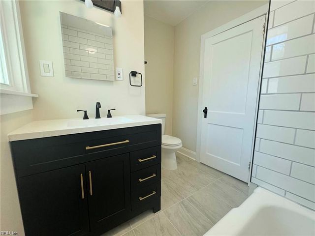 132 Ash AVE, Newport News, VA 23607