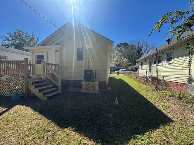 132 Ash AVE, Newport News, VA 23607