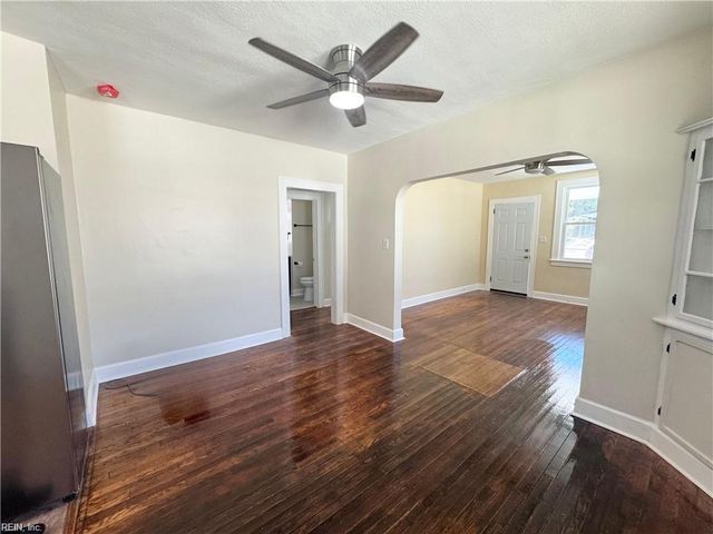 132 Ash AVE, Newport News, VA 23607