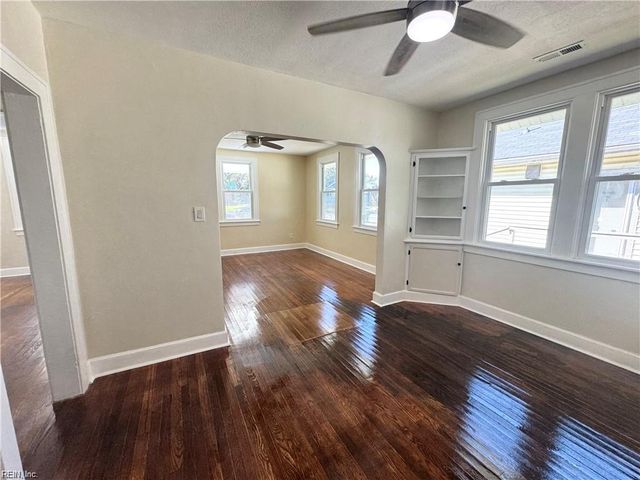 132 Ash AVE, Newport News, VA 23607