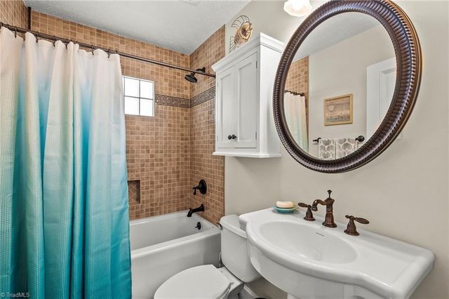 2763 Maplewood Avenue, Winston-salem, NC 27103