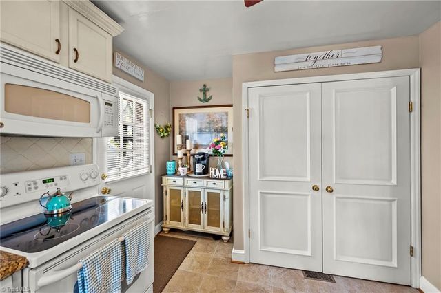 2763 Maplewood Avenue, Winston-salem, NC 27103