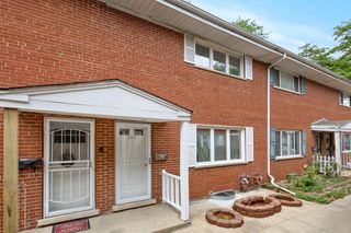 1715 W Thome Avenue, Chicago, IL 60660