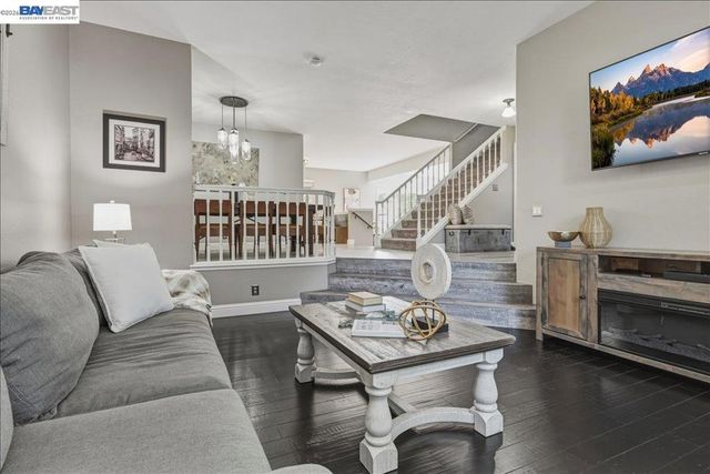 2377 College Ave, Livermore, CA 94550