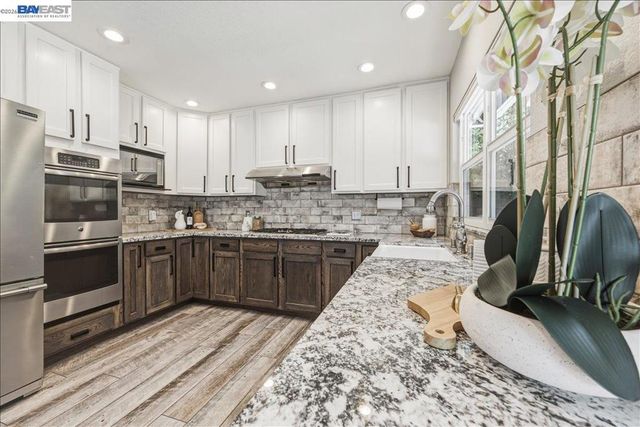 2377 College Ave, Livermore, CA 94550