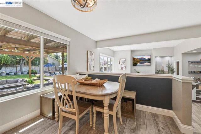2377 College Ave, Livermore, CA 94550