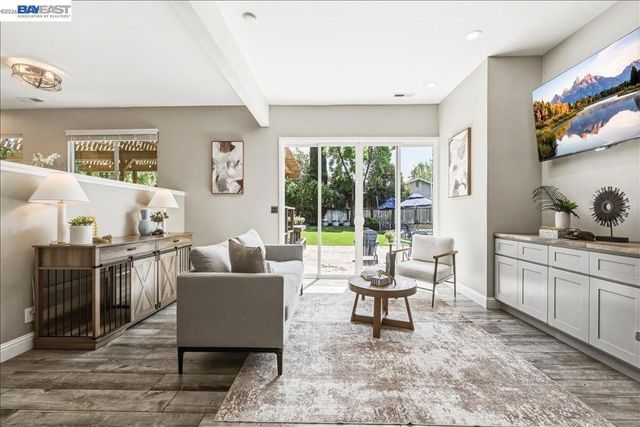 2377 College Ave, Livermore, CA 94550