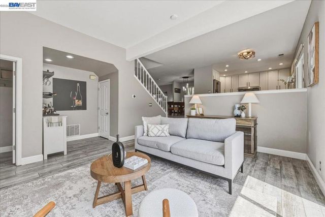 2377 College Ave, Livermore, CA 94550