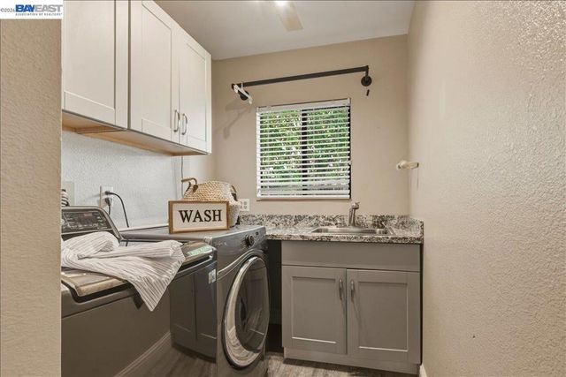 2377 College Ave, Livermore, CA 94550