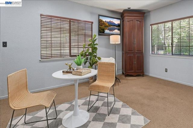 2377 College Ave, Livermore, CA 94550