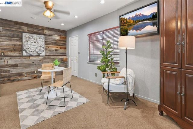 2377 College Ave, Livermore, CA 94550