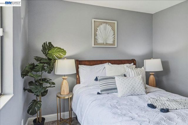 2377 College Ave, Livermore, CA 94550