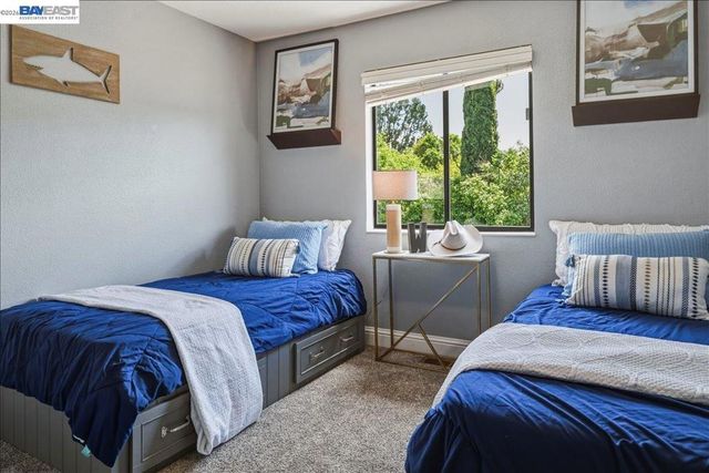 2377 College Ave, Livermore, CA 94550