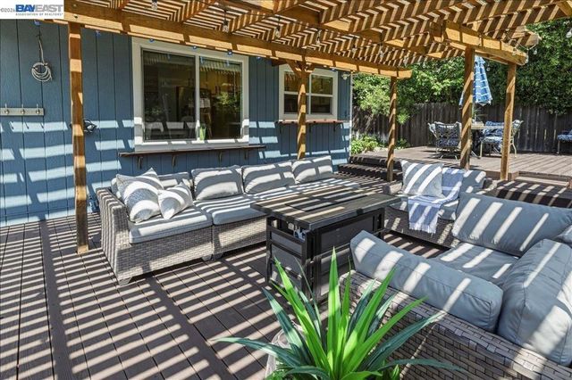 2377 College Ave, Livermore, CA 94550