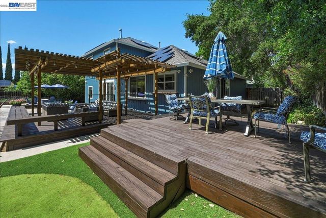 2377 College Ave, Livermore, CA 94550
