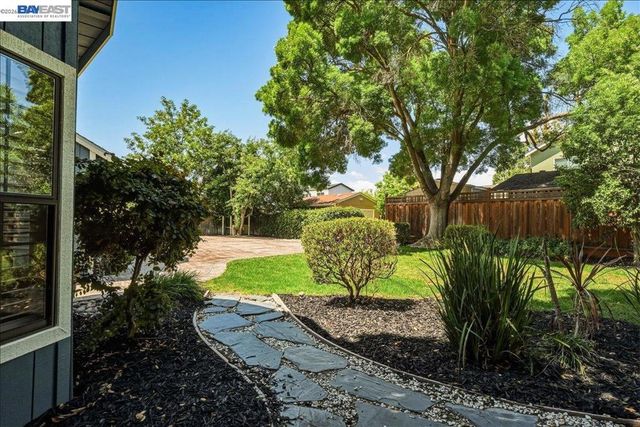 2377 College Ave, Livermore, CA 94550