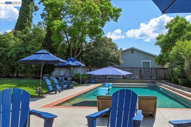 2377 College Ave, Livermore, CA 94550