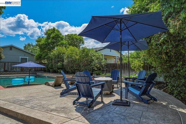2377 College Ave, Livermore, CA 94550