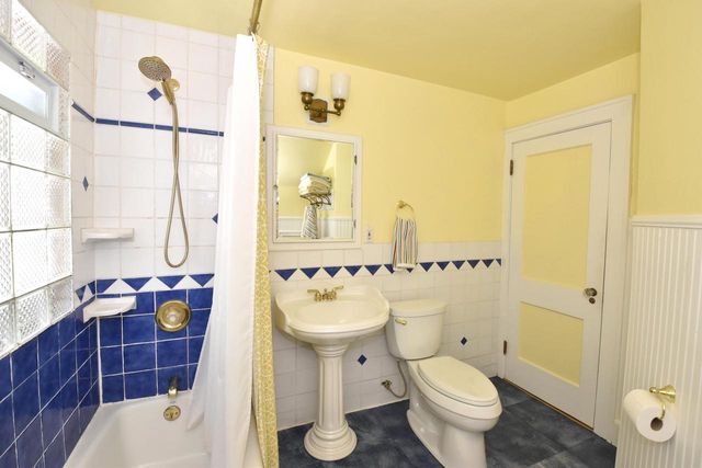 2217 71st STREET, Wauwatosa, WI 53213