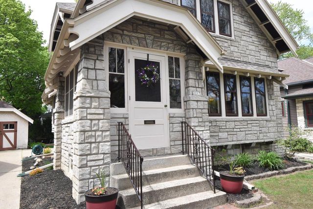 2217 71st STREET, Wauwatosa, WI 53213