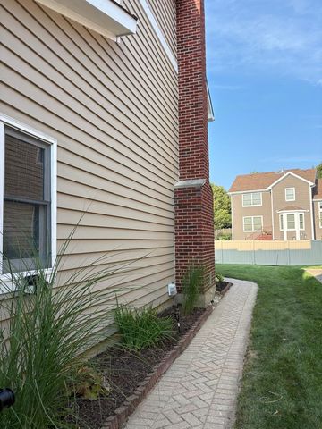 237 Biscayne Street, Bloomingdale, IL 60108