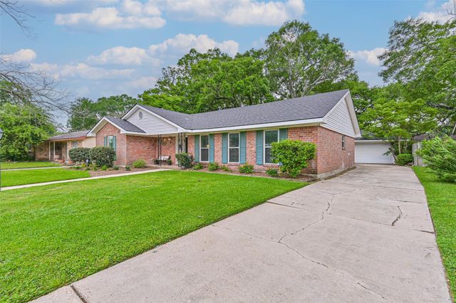 18210 Point Lookout Drive, Houston, TX 77058