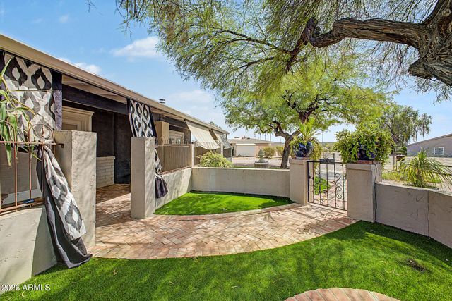 2233 N SUNSET Drive, Mesa, AZ 85215