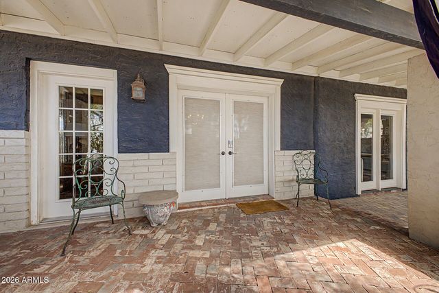 2233 N SUNSET Drive, Mesa, AZ 85215