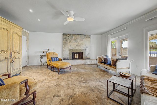 2233 N SUNSET Drive, Mesa, AZ 85215