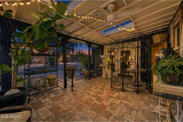 2233 N SUNSET Drive, Mesa, AZ 85215